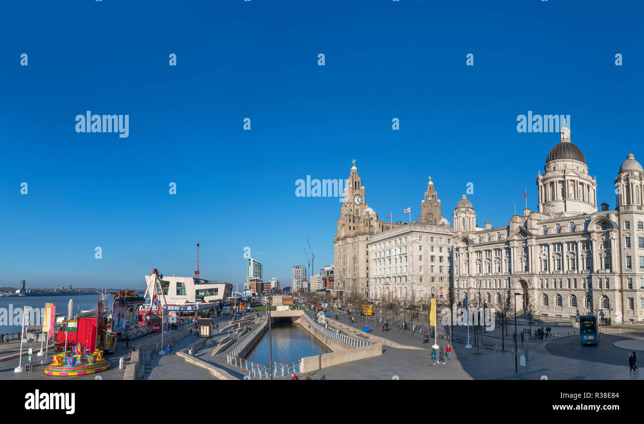 Weihnachten Ice Festival Messe am Pier Head, Liverpool, Merseyside, England, Großbritannien Stockfoto