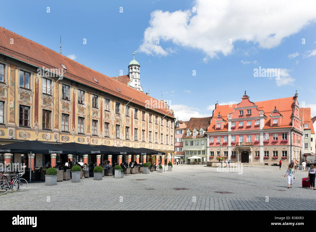 Lenkung Haus, Verwaltungsgebäude am Marktplatz, das Haus der Großen Gilde auf der Rückseite, Memmingen, Schwaben, Bayern Stockfoto