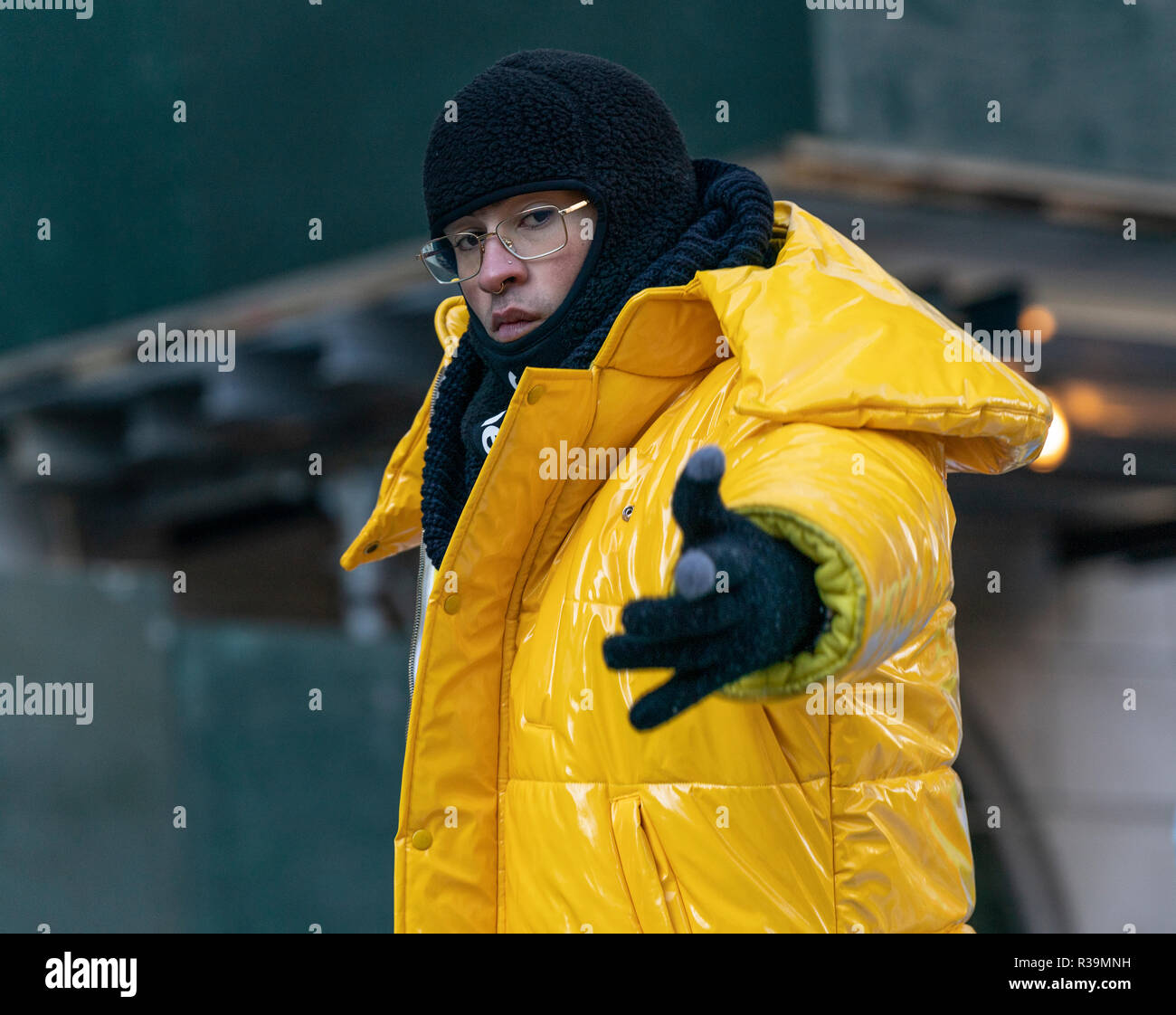 New York, NY - 22. November 2018: Schlechte Bunny Rides die 92. jährliche Thanksgiving Day Parade von Macy's anzusehen Treiben in den Straßen von Manhattan im kalten Wetter Credit: Lev radin/Alamy leben Nachrichten Stockfoto