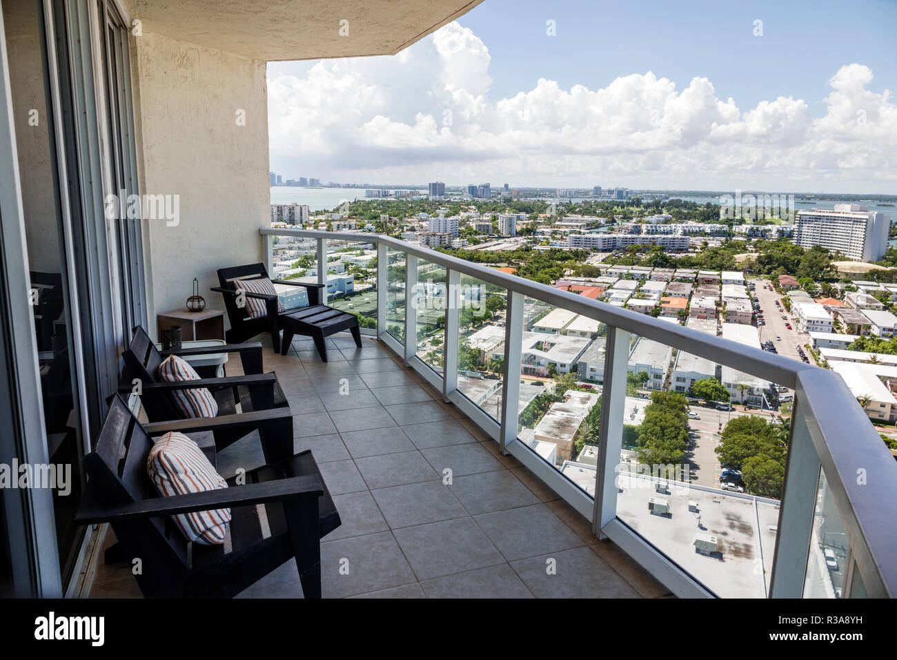 Miami Beach Florida, North Beach, Eigentumswohnung Wohnapartments Gebäude Gebäude Gehäuse, Balkonblick, Luftaufnahme von oben, A Stockfoto
