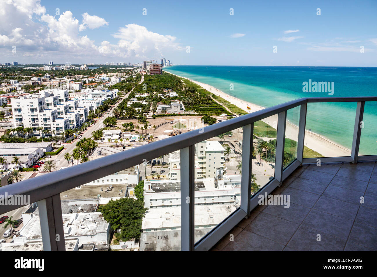 Miami Beach Florida, North Beach, Eigentumswohnung Wohnapartments Gebäude Gebäude Gehäuse, Balkonblick, Luftaufnahme von oben, A Stockfoto