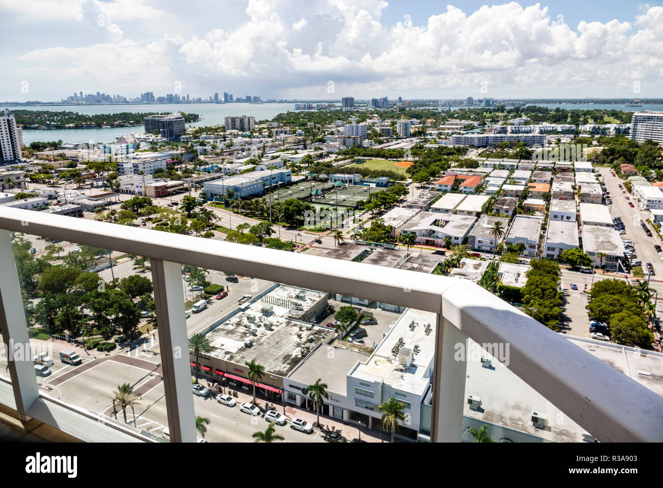 Miami Beach Florida, North Beach, Eigentumswohnung Wohnapartments Gebäude Gebäude Gehäuse, Balkonblick, Luftaufnahme von oben, A Stockfoto
