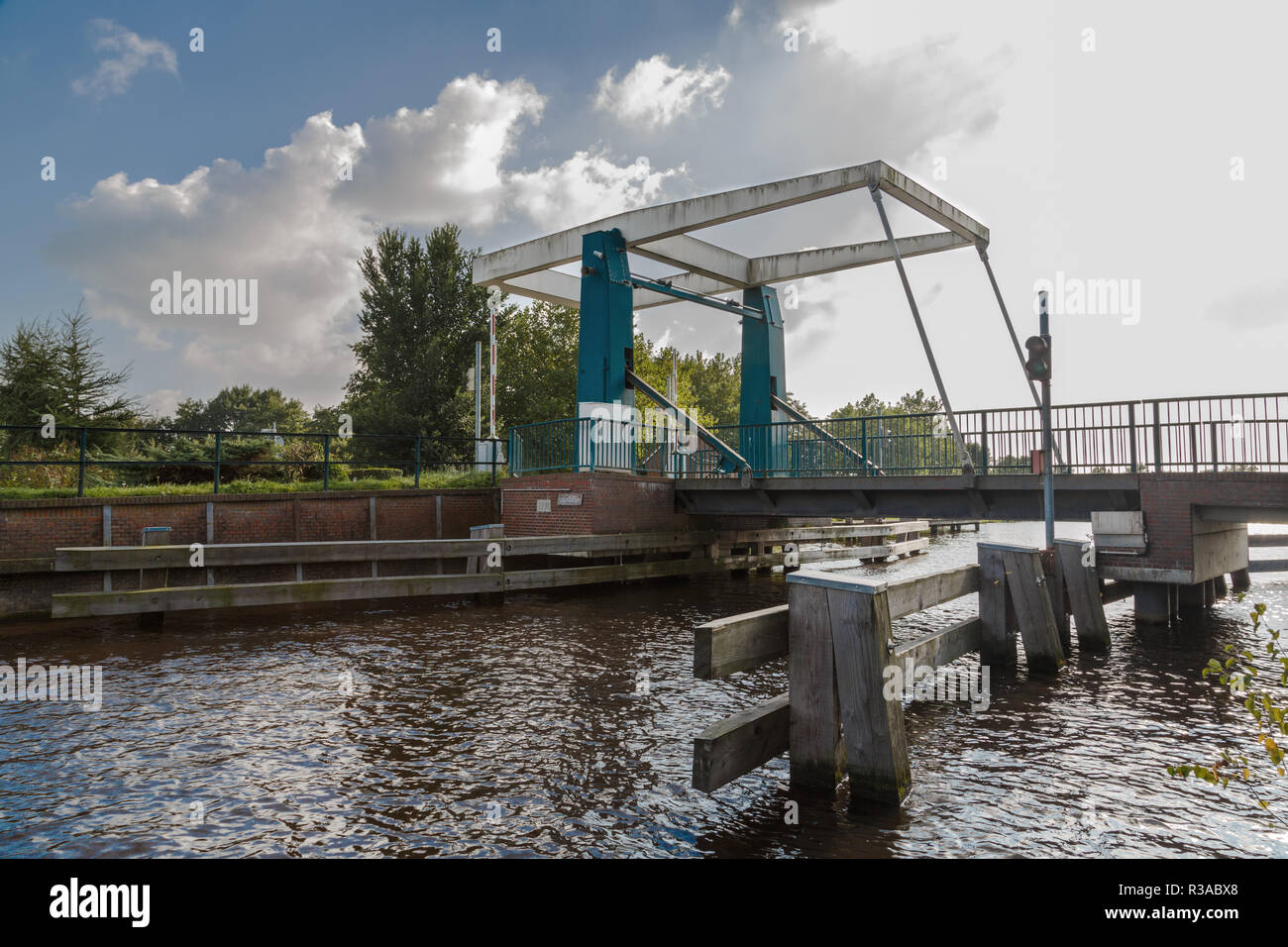 Zugbrücke an der Ems-Jade canal Stockfoto