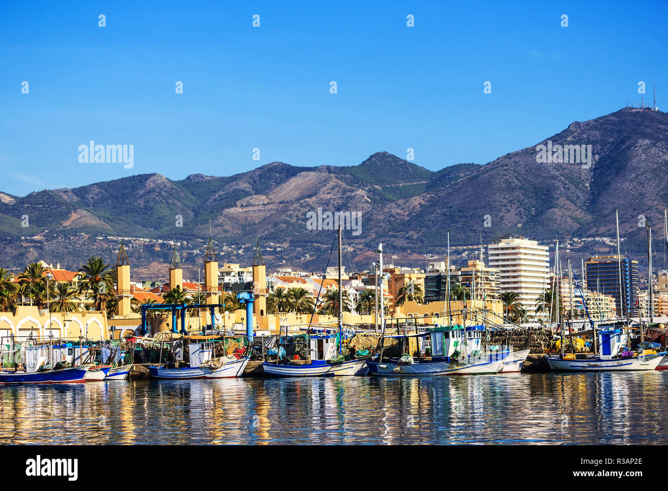 Fischerhafen von Fuengirola, in der Nähe von Malaga Holiday Resort, Südspanien Stockfoto
