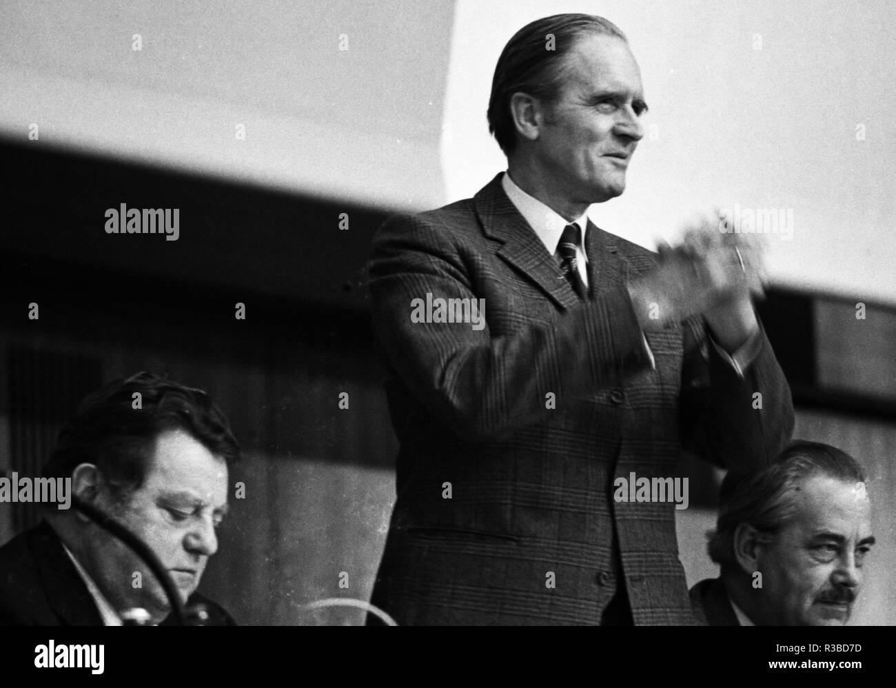 Rallye der Christlich Demokratischen Union (CDU) mit dem CSU-Vorsitzenden Franz-Josef Strauß am 12. Dezember 1974 in Duisburg. Franz Josef Strauß (CSU) und Karl Carstens. | Verwendung weltweit Stockfoto