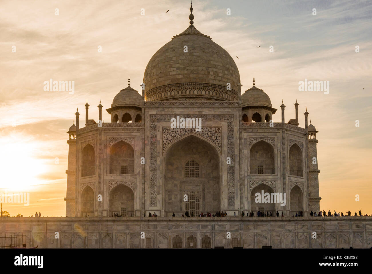Indien, Uttar Pradesh. Agra. Ohne Wasser kein Leben Expedition, Taj Mahal Grab bei Sonnenuntergang Stockfoto
