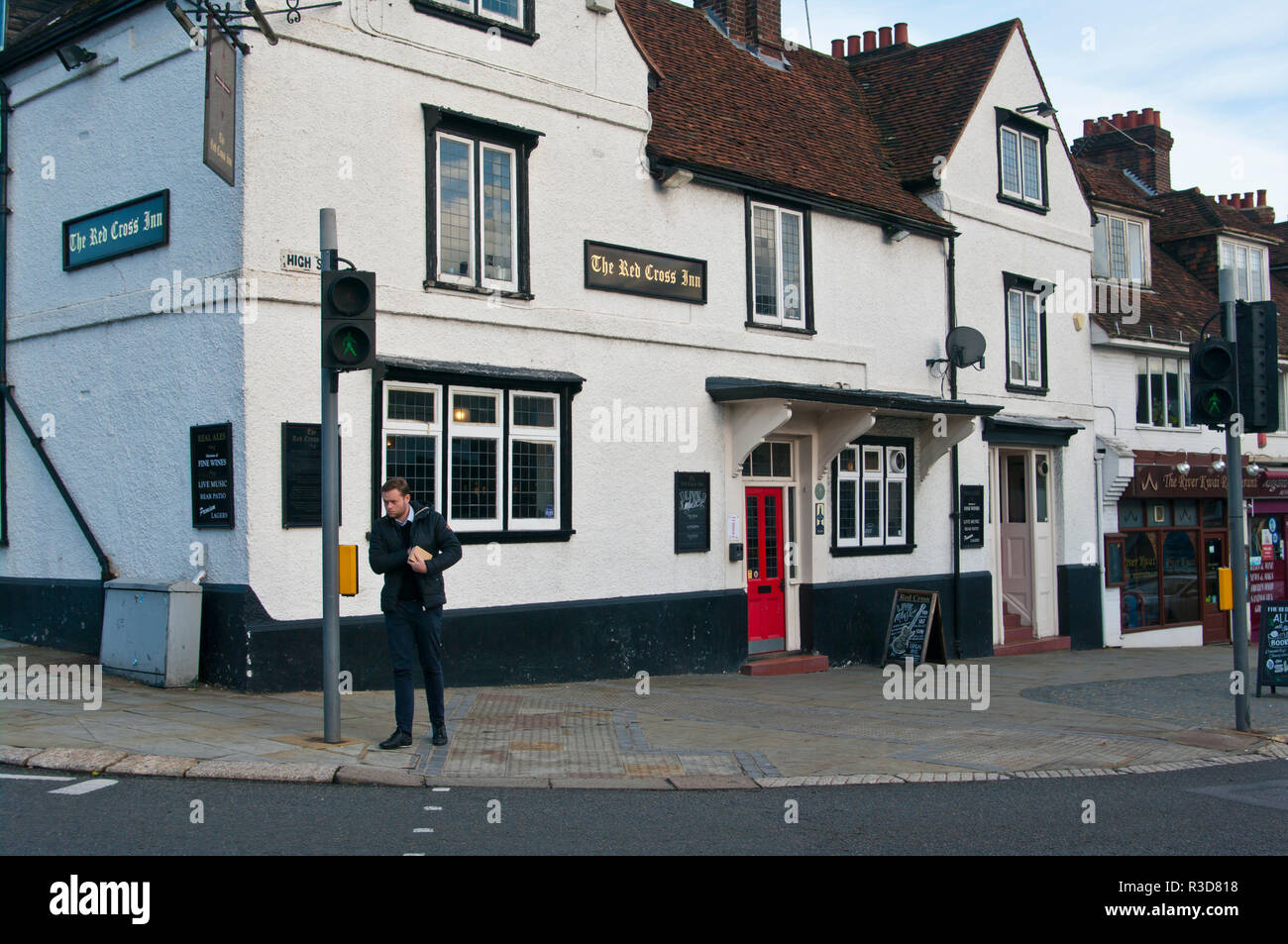 Äußere des Roten Kreuzes Inn Pub Reigate, Surrey, Großbritannien Stockfoto