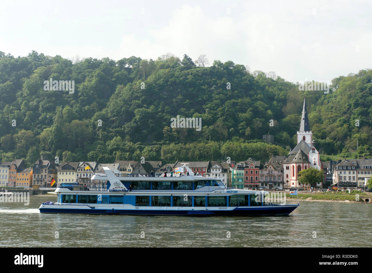 Boot vor Sankt Goar Stockfoto