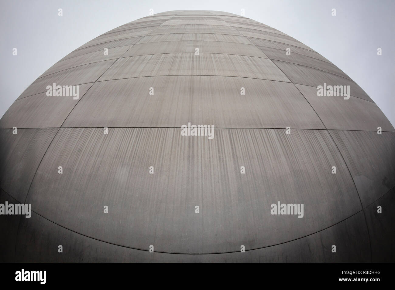 Der Gateway Arch, ein 630 Fuß (192 m) Denkmal in St. Louis, Missouri, USA, dem höchsten Bogen der Welt. Stockfoto