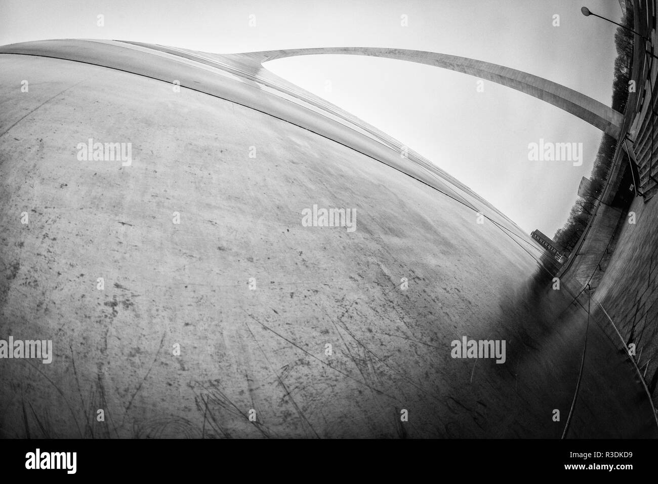 Der Gateway Arch, ein 630 Fuß (192 m) Denkmal in St. Louis, Missouri, USA, dem höchsten Bogen der Welt. Stockfoto