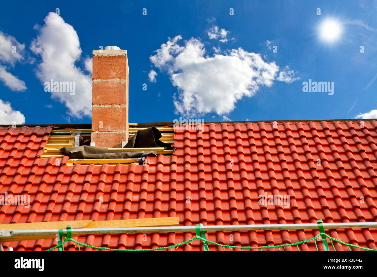 Neues Dach eines Hauses Stockfoto