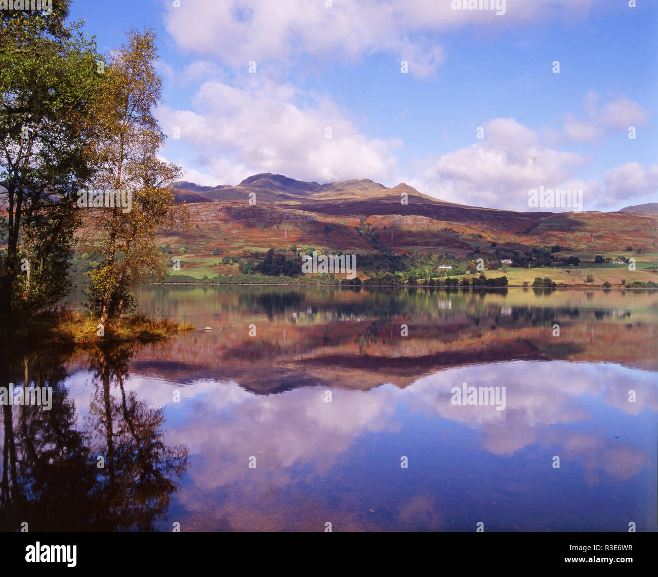 Friedliche Reflektionen des Ben Lawers, Loch Tay und Perthshire Stockfoto