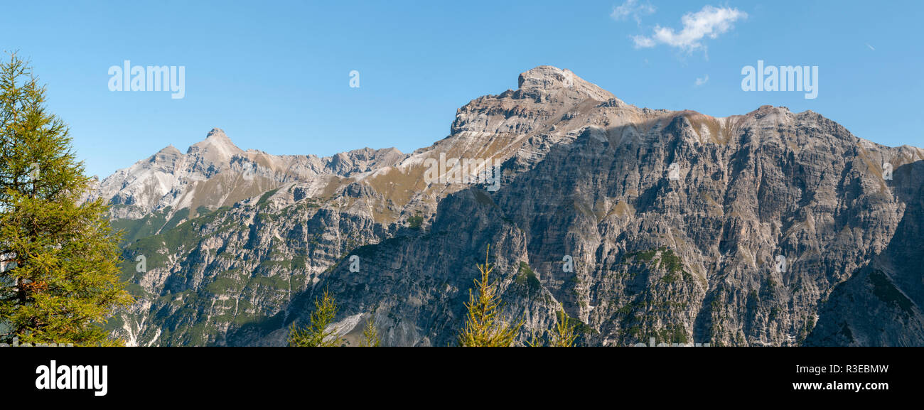 Robuste Bergspitze Klippen auf dem Berg Elfer, Stubaital, Tirol, Österreich Stockfoto