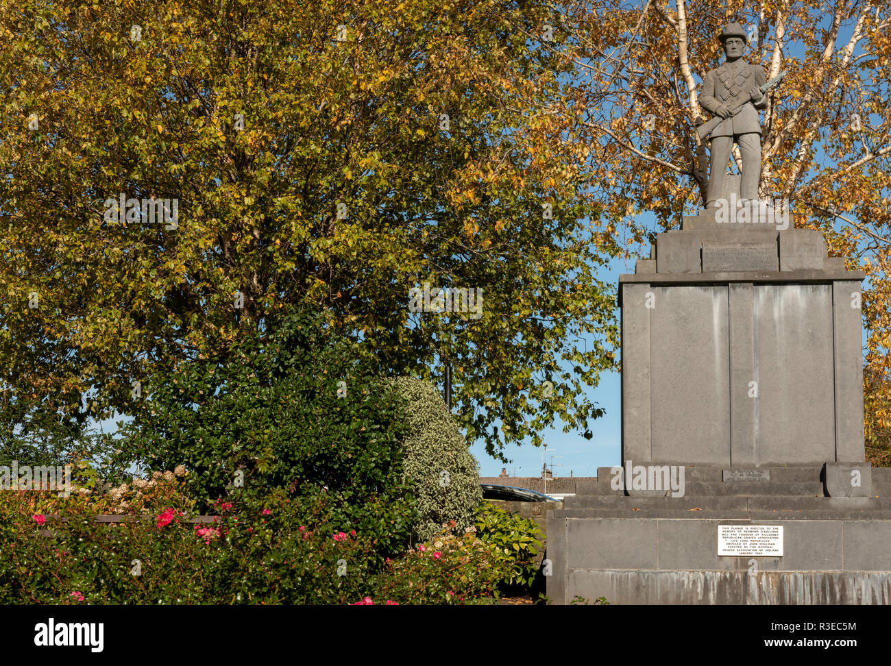 Das Kriegsdenkmal. Ein Denkmal an der Rock Road zum Gedenken an alle Soldaten, die ihr Leben für freies Irland gaben. Killarney, County Kerry, Irland. Stockfoto