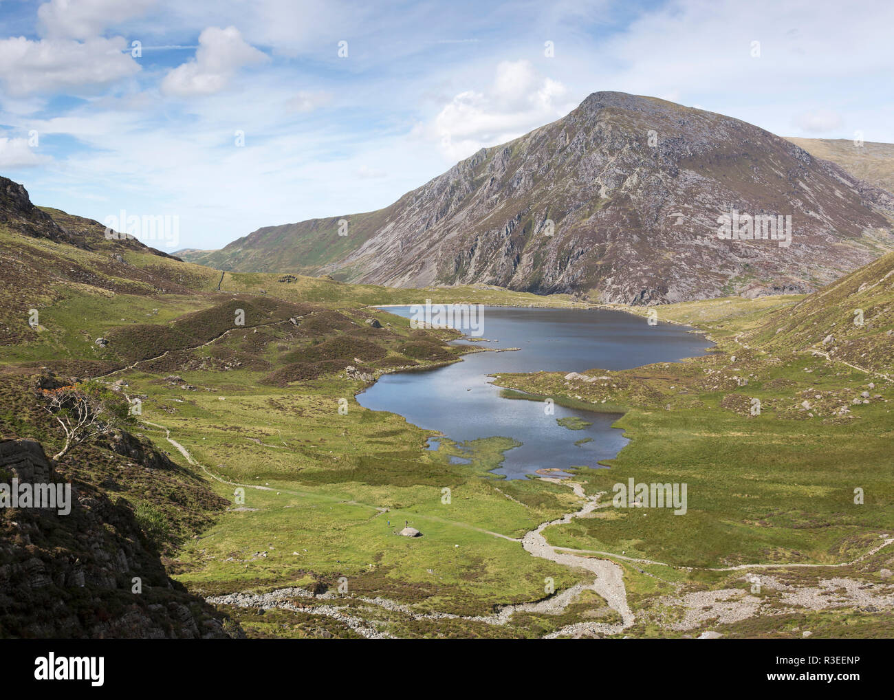 Lyn Idwal und Pen-OLE-Wen, Seeblick, Snowdonia National Park, Wales, Großbritannien Stockfoto