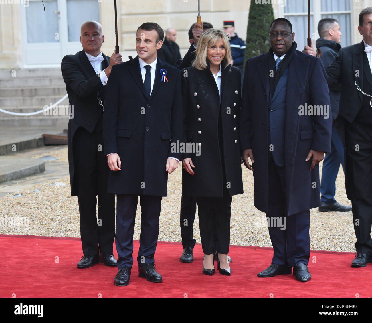 November 11, 2018 - Paris, Frankreich: der französische Präsident Emmanuel Längestrich und seine Frau Brigitte grüße Senegals Präsident Macky Sall im Elysee-palast der Armistice Day Gedenken zu verbinden. Plus de 60 Chefs d'Etat et de gouvernement et dirigeants de Grandes Institutionen internationales ont fait le deplacement ein Paris assister à la Gedenken du centieme Anniversaire de l'Armistice du 11 Novembre 1918 gießen. *** Frankreich/KEINE VERKÄUFE IN DEN FRANZÖSISCHEN MEDIEN *** Stockfoto