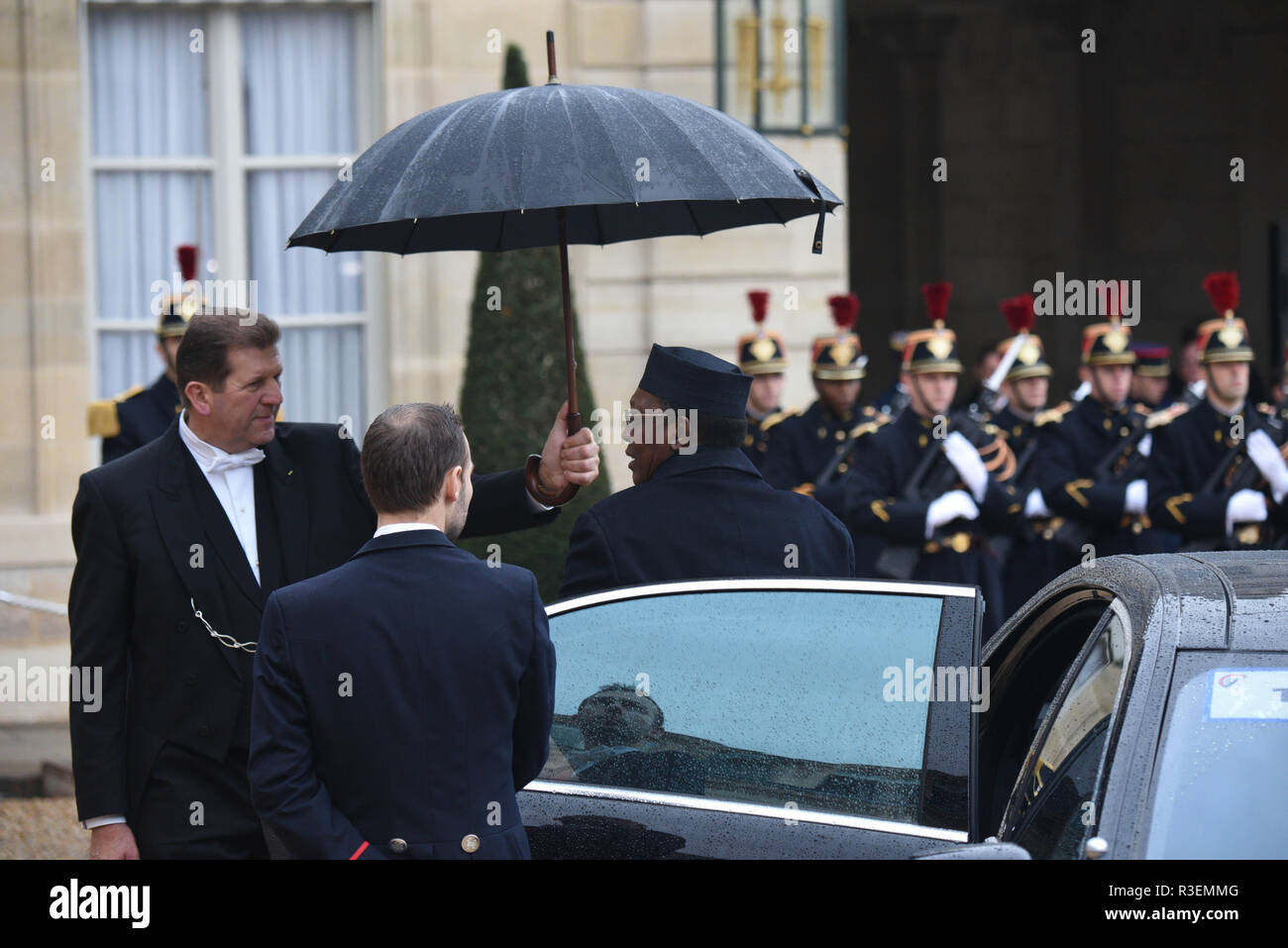 November 11, 2018 - Paris, Frankreich: tschads Präsident Idriss Déby kommt an der Elysee Palast der Armistice Day Gedenken zu verbinden. Plus de 60 Chefs d'Etat et de gouvernement et dirigeants de Grandes Institutionen internationales ont fait le deplacement ein Paris assister à la Gedenken du centieme Anniversaire de l'Armistice du 11 Novembre 1918 gießen. *** Frankreich/KEINE VERKÄUFE IN DEN FRANZÖSISCHEN MEDIEN *** Stockfoto