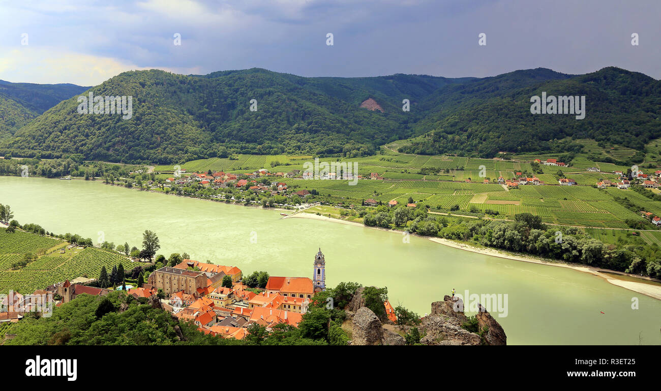 Panorama - dÃ¼rnstein in der wachau an der Donau Stockfoto
