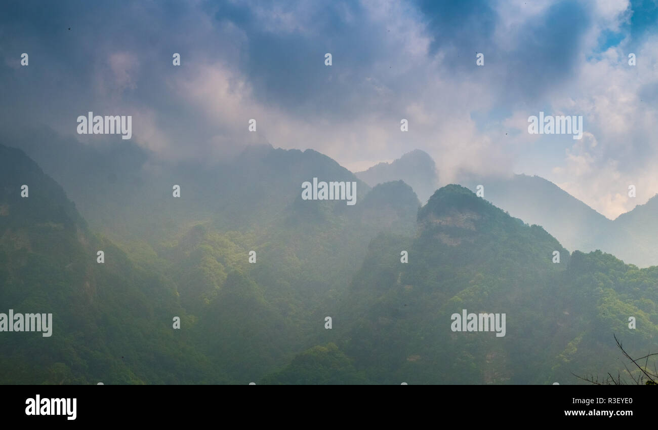 Erstaunlich hügel landschaft in China wudang Berg Stockfoto