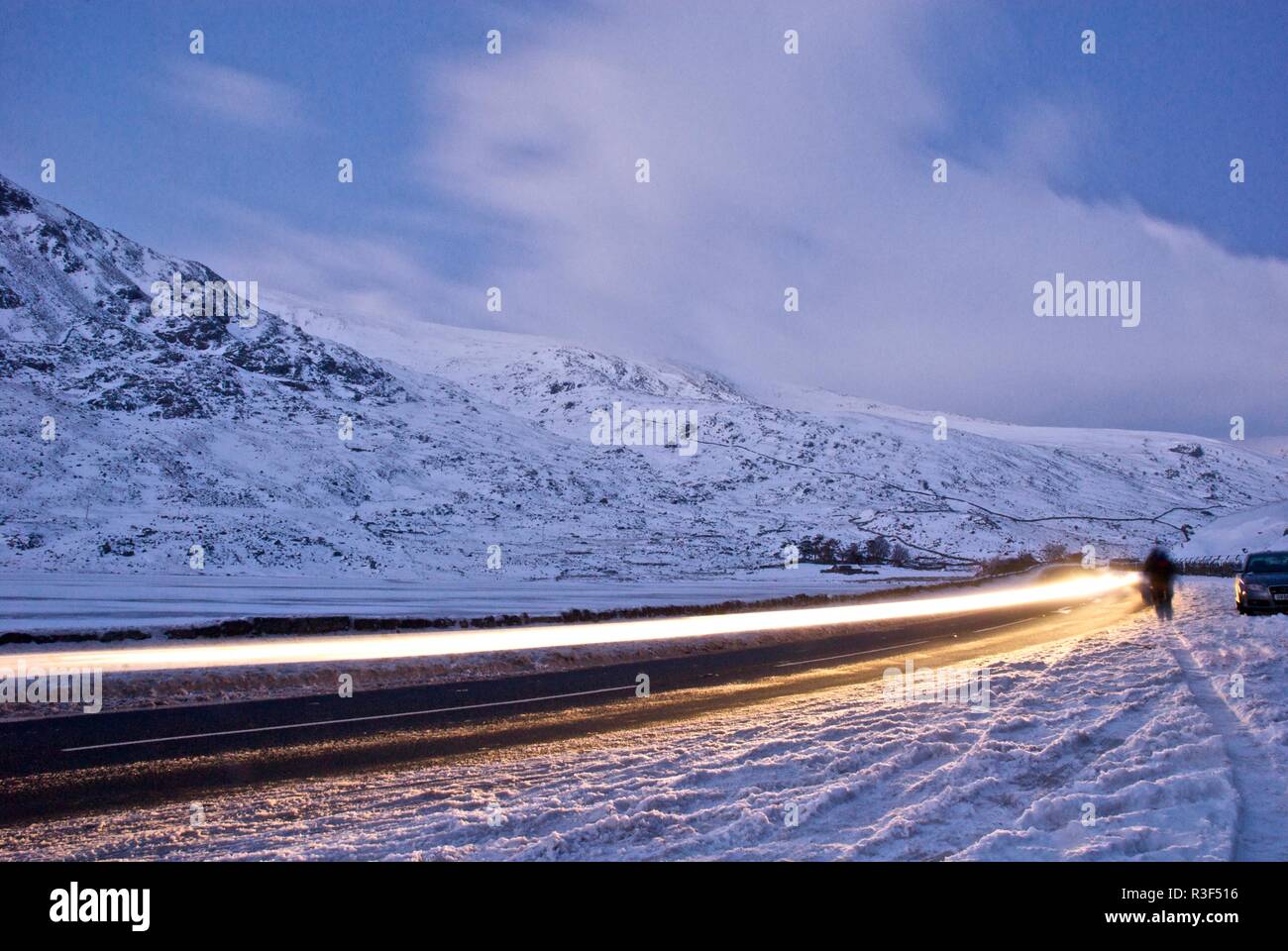 Llyn Ogwen, gefrorenen See in Ogwen Valley, Snowdonia, North Wales, UK Stockfoto