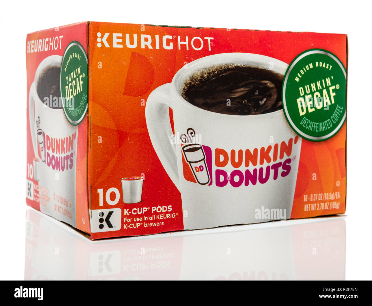 Winneconne, WI - 30. Oktober 2018: Ein Feld von KEURIG K-Schale Dunkin' Donuts auf einem isolierten Hintergrund. Stockfoto