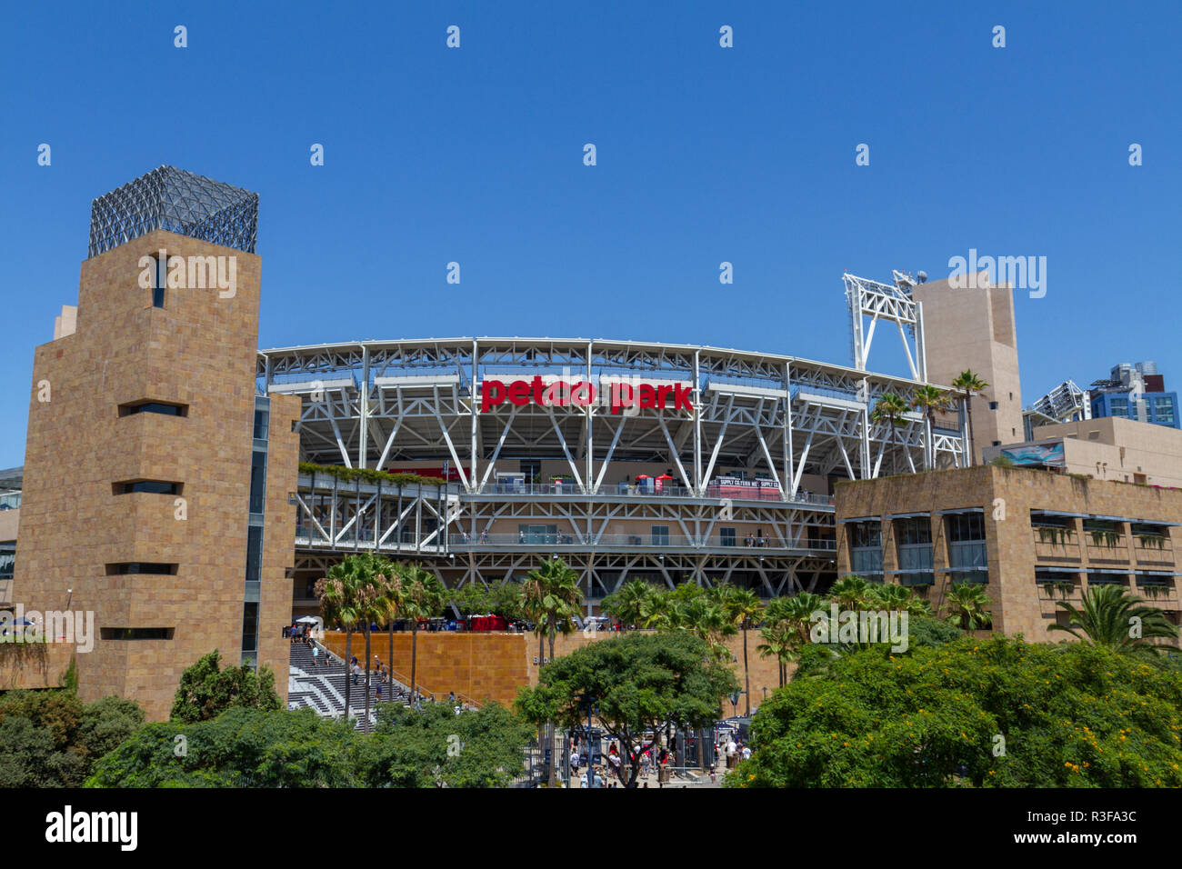 Petco Park, Heimstadion der San Diego Padres Baseball Team, am Spieltag, San Diego, CA, USA. Stockfoto