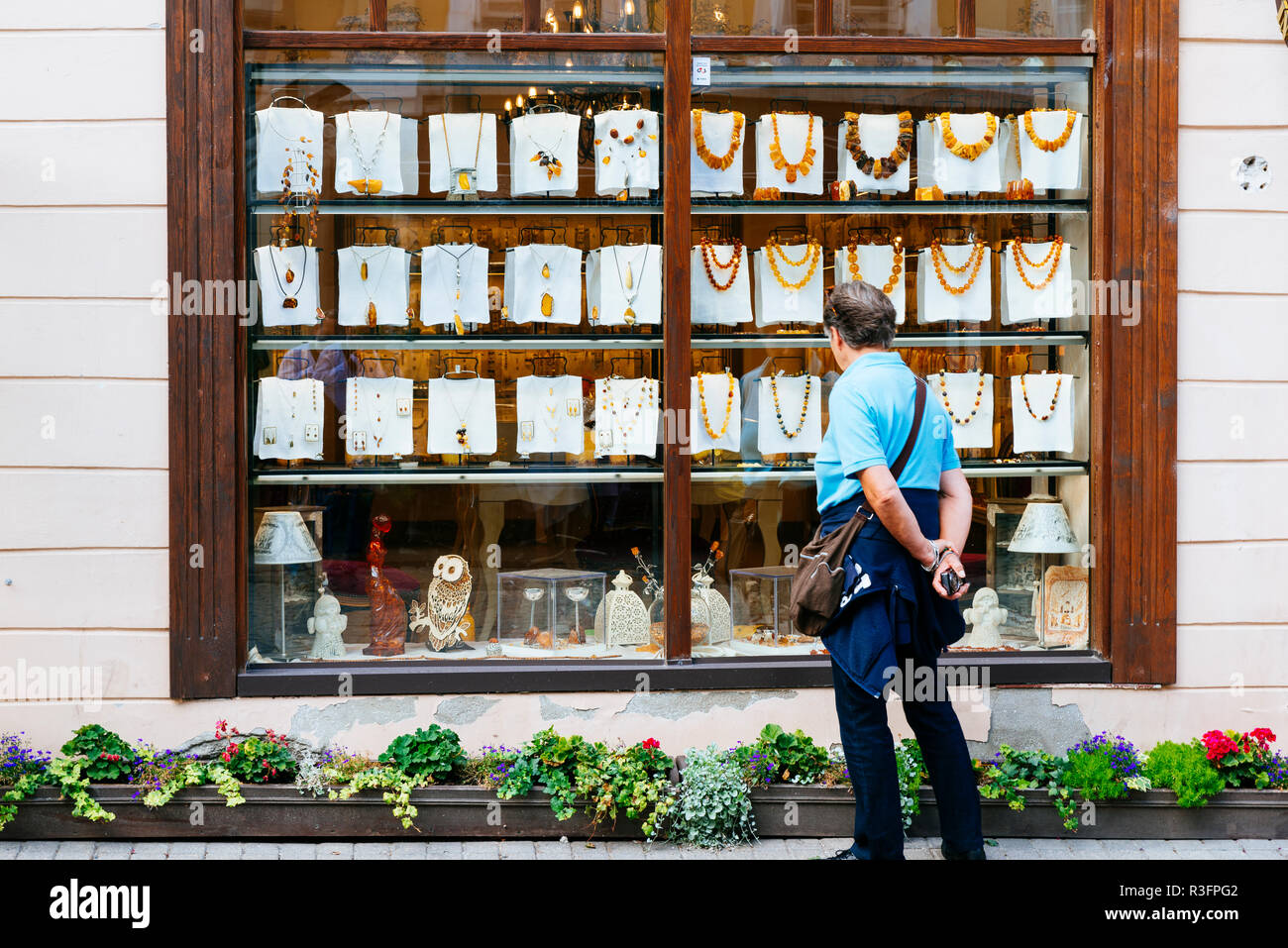 Souvenir shop. Verkauf von Baltischen Bernstein. Die Ostseeregion ist die Heimat der größten bekannten Ablagerung von Bernstein, genannt der Baltische Bernstein oder succinite. Vilnius, Vilni Stockfoto