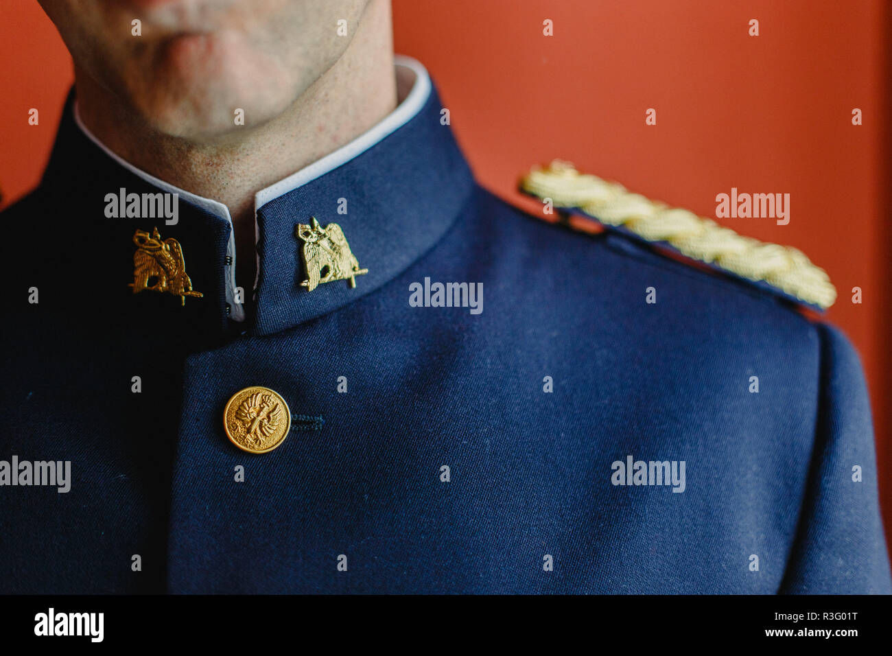 Militärische blau gala Anzug für eine Hochzeit Stockfotografie - Alamy