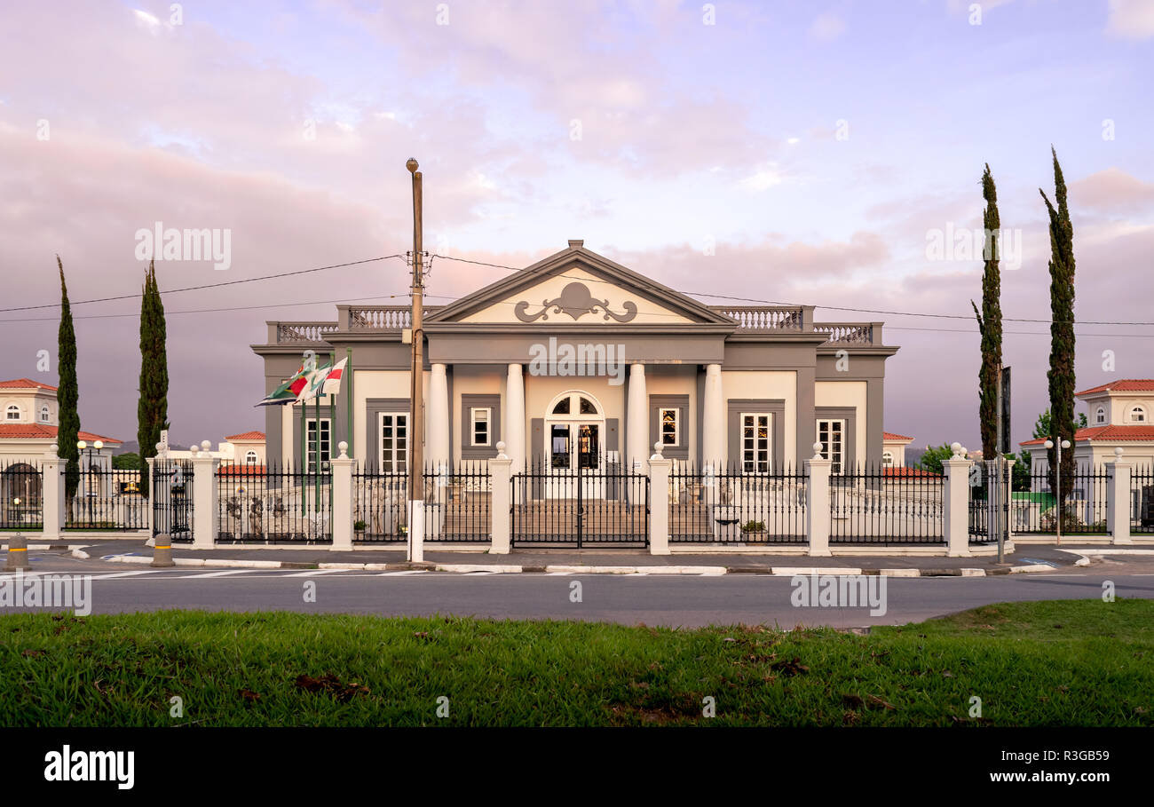 Vinhedo/SP/Brasilien: Die eingewanderten Memorial Building, eine touristische Attraktion zu Ehren der Immigranten, die die Stadt in den 1900ern Stockfoto Vinhedo/SP/Brasilien: Die eingewanderten Memorial Building, eine touristische Attraktion zu Ehren der Immigranten, die die Stadt in den 1900ern Stockfoto