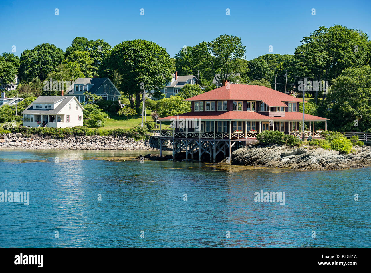 Super Diamond Island, Casco Bay, Maine, USA. Die Welcome House im Dock Stockfoto