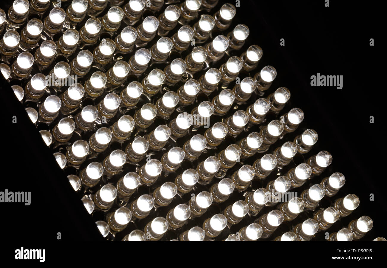 Led-Licht, Einsparungen beim Energieverbrauch. Stockfoto