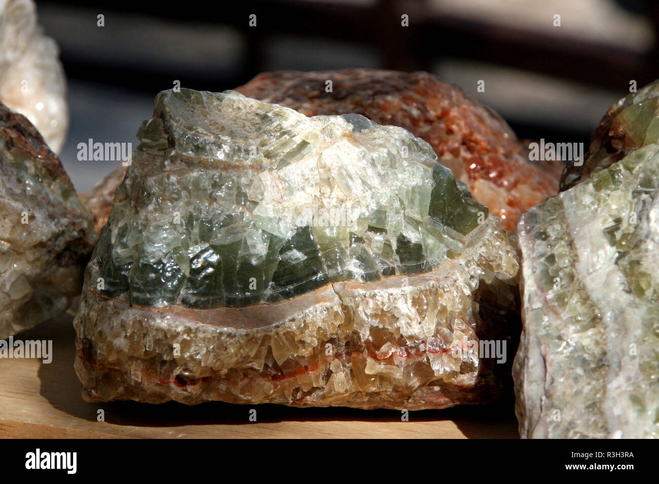 Natürliche Achat Rock grün tan White Crystal Rock Stockfoto