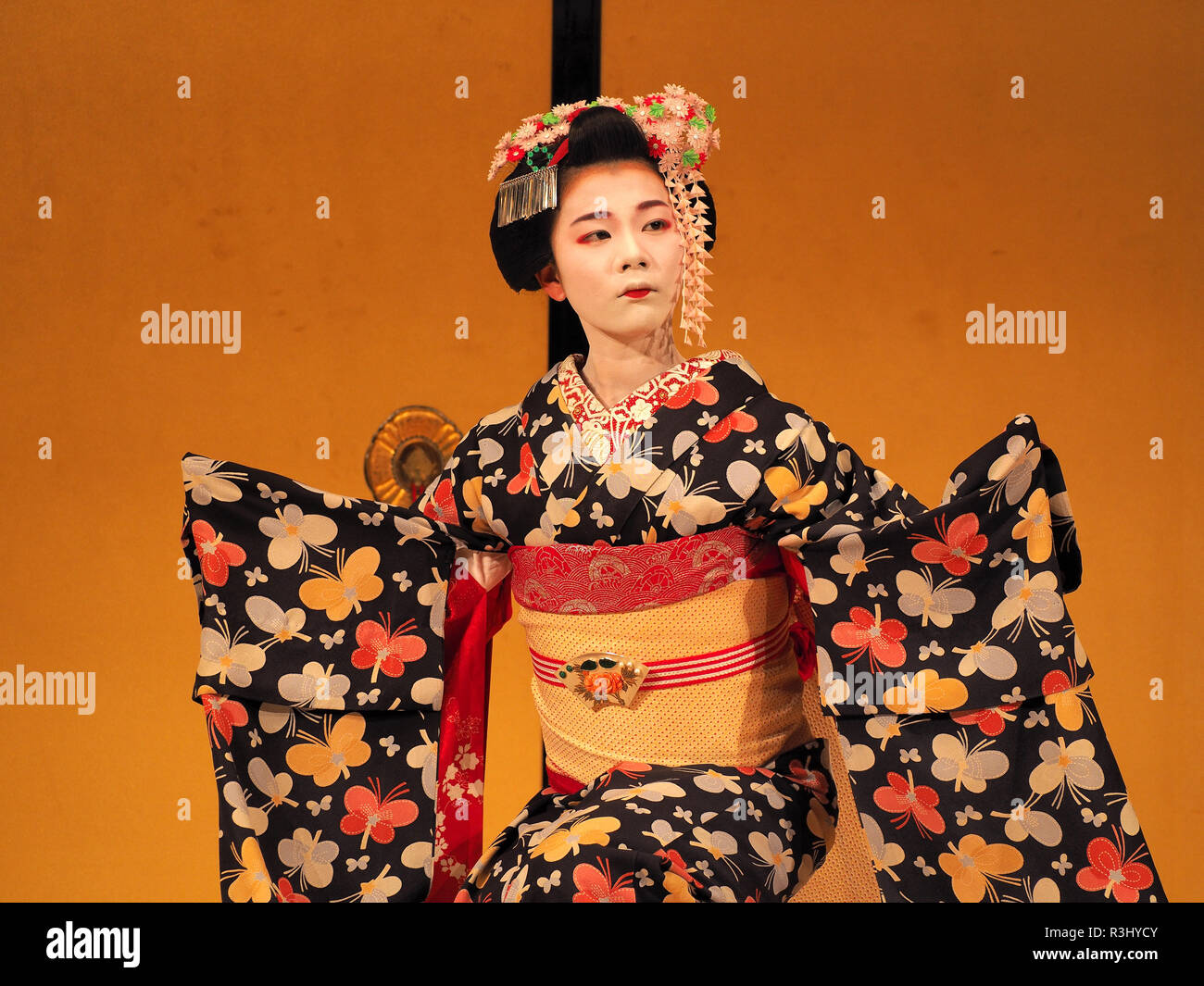 Kyomai Leistung an Gion Corner, Kyoto Stockfoto