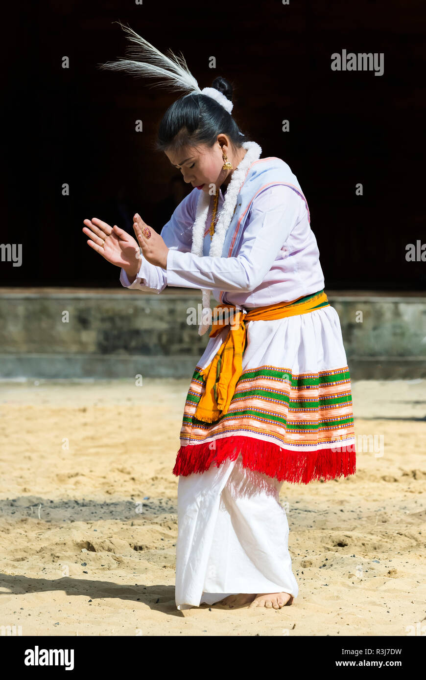 Tribal Ritual Tanz an der Hornbill Festival, Kohima, Nagaland, Indien Stockfoto