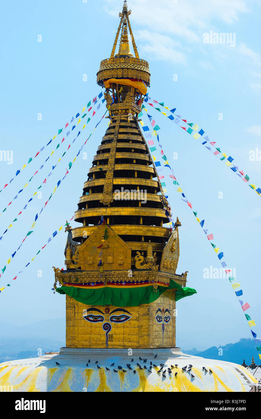 Swayambunath oder Monkey Tempel, zentrale Stupa und Buddhas Augen, UNESCO-Weltkulturerbe, Kathmandu, Nepal Stockfoto
