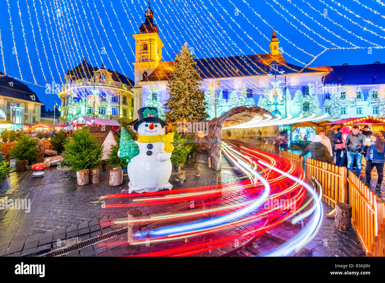 Sibiu, Rumänien - November 2017: Weihnachtsmarkt, Sibiu in Rumänien, Siebenbürgen Wahrzeichen. Stockfoto