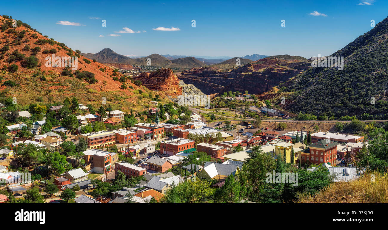 Panorama von Bisbee und Mule Mountains in Arizona Stockfoto