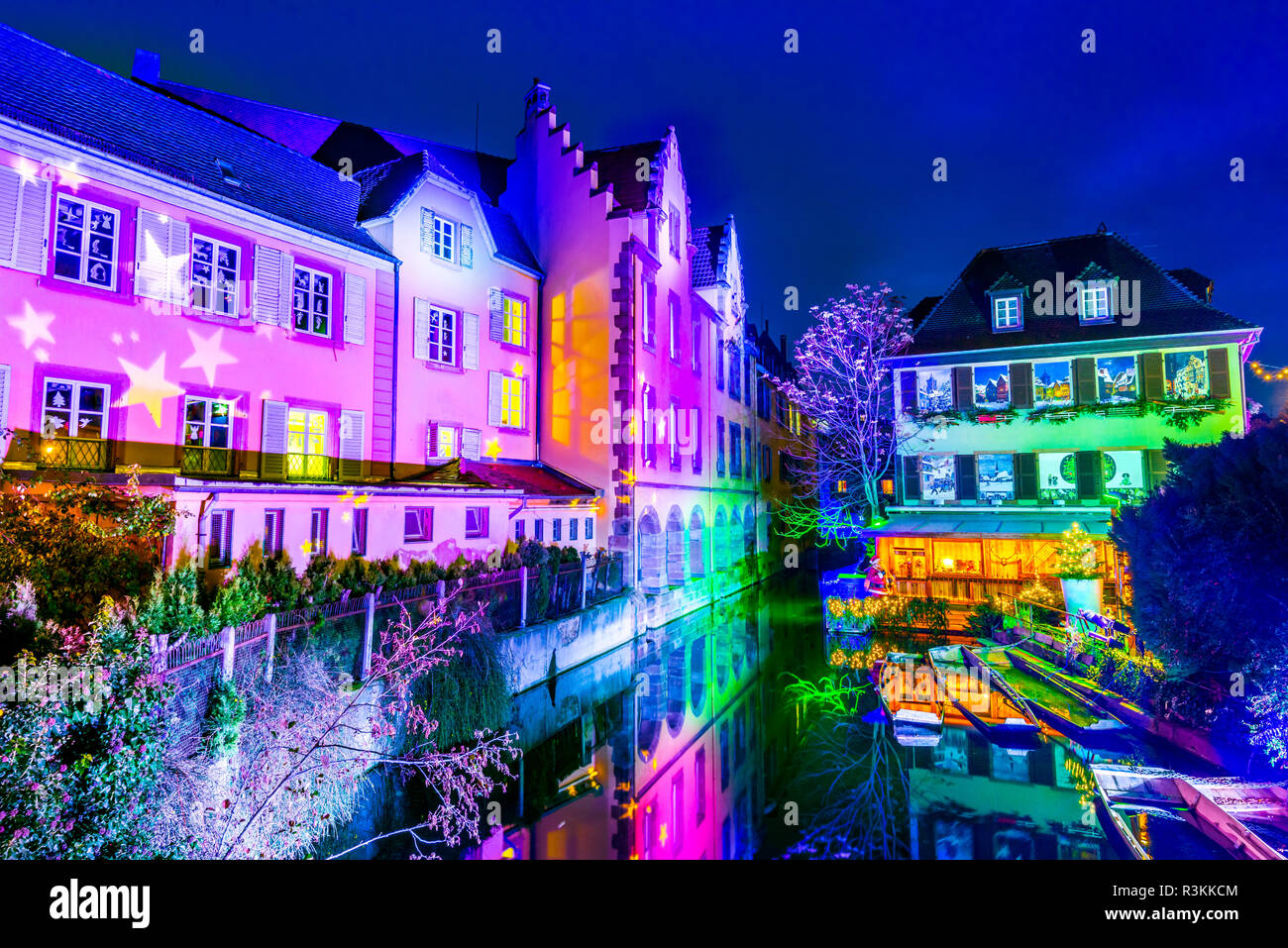 Colmar, Elsass, Frankreich. Lebkuchenhäuser hinzufügen Weihnachten Dekoration von lokalen Handwerkern, berühmt in Europa. Stockfoto