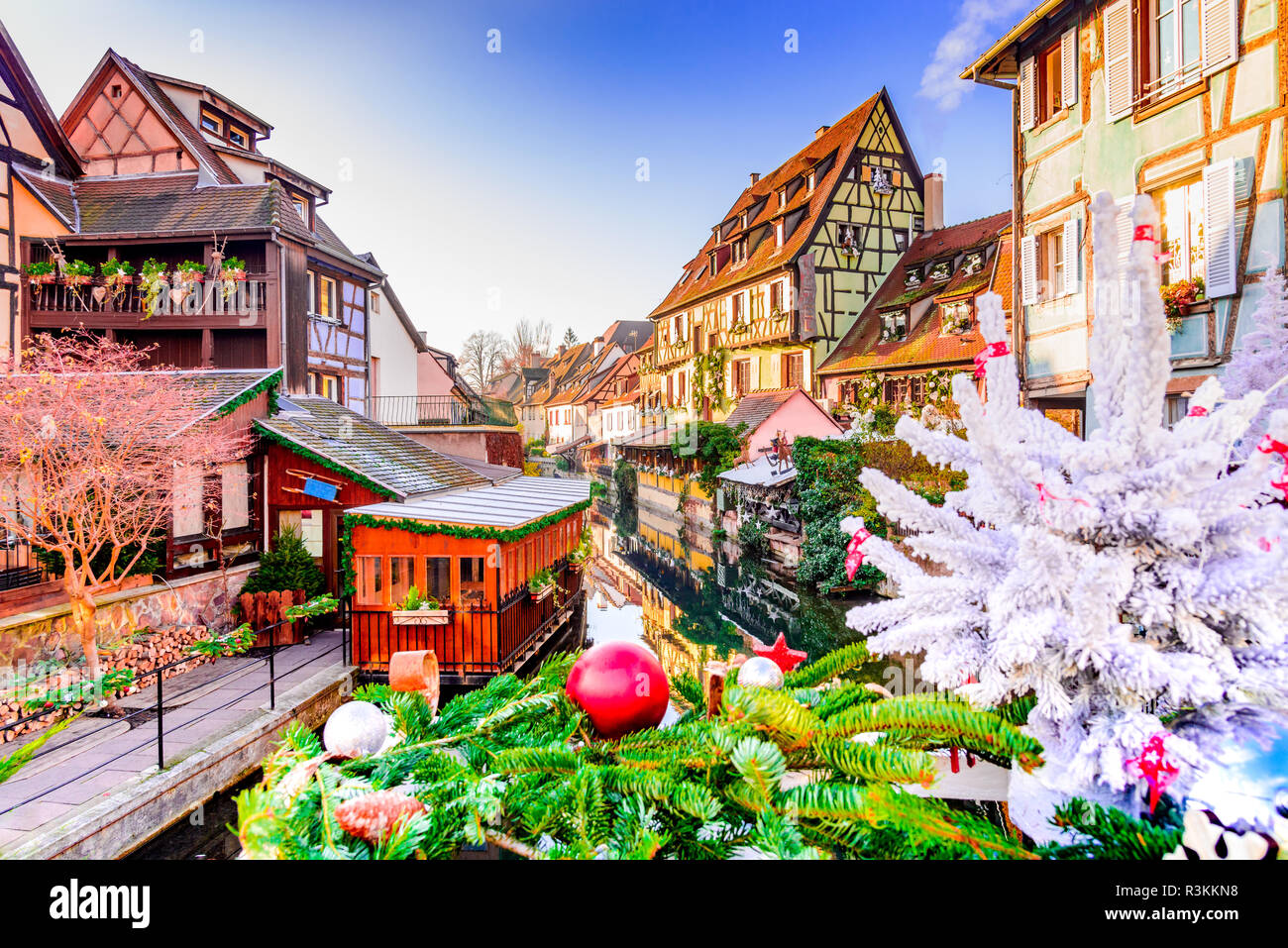 Colmar, Elsass, Frankreich. Weihnachten dekoriert Lebkuchen Petite Venise im Elsass. Stockfoto