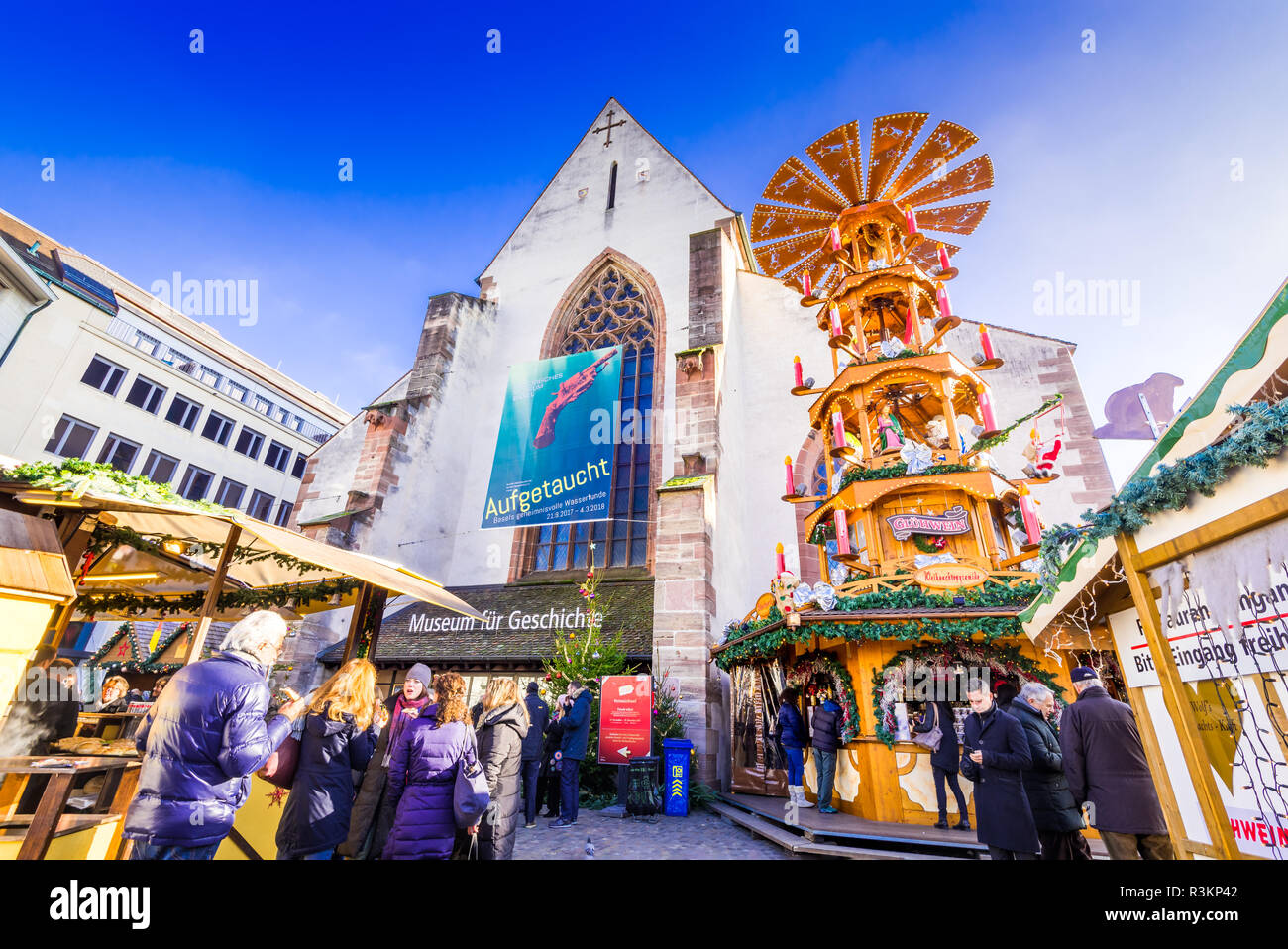 Basel, Schweiz - Dezember 2017. Weihnachten Märchen am Barfüsserplatz, Schweizerische Eidgenossenschaft. Stockfoto