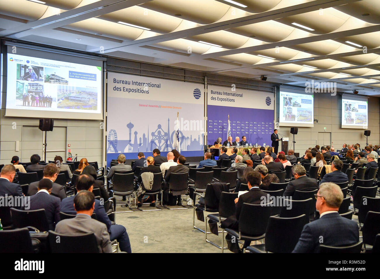 Paris. 23 Nov, 2018. Foto an November 23, 2018 zeigt die 164. Generalversammlung des Bureau International des Expositions (BIE) in Paris. Frankreich-basierte BIE verkündete am Freitag, dass Japan host World Expo 2025. Credit: Chen Yichen/Xinhua/Alamy leben Nachrichten Stockfoto