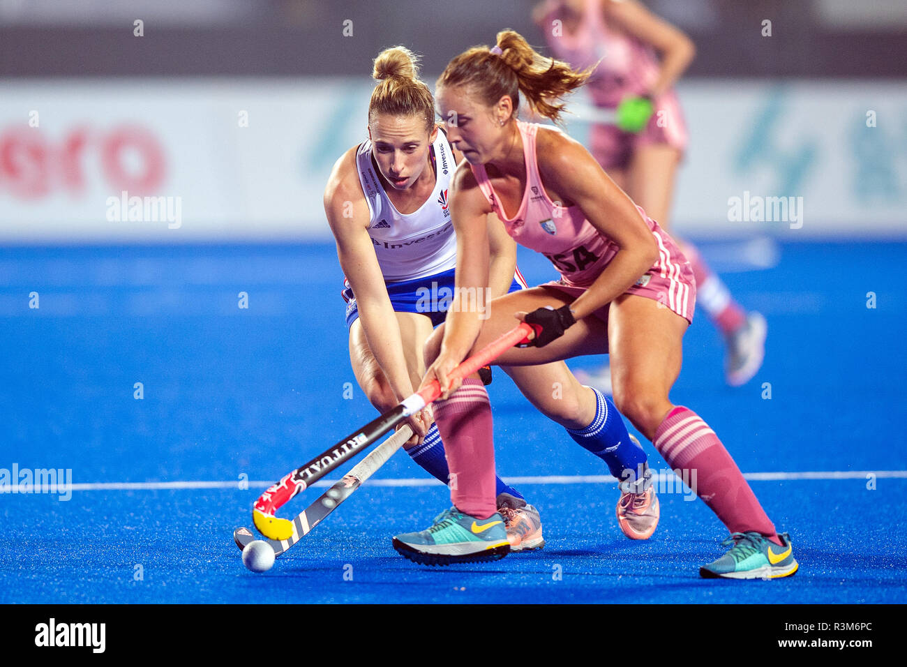 Changzhou, China, 24. November 2018 Champions Trophy: Grossbritannien v Argentinien Susannah Townsend von Großbritannien, Florencia Habif von Argentinien Credit: Orange Bilder vof/Alamy leben Nachrichten Stockfoto