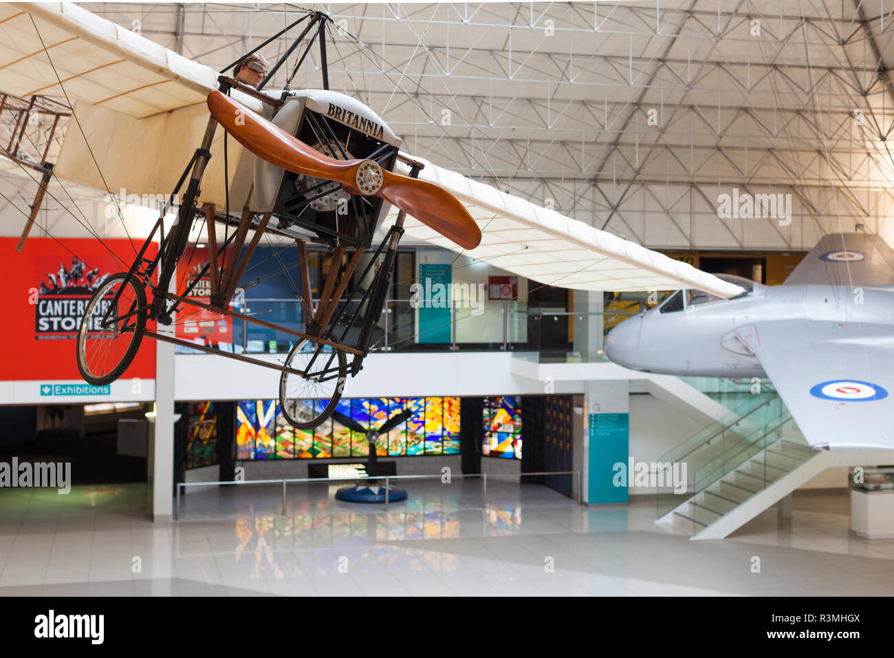 Neuseeland, Südinsel, Christchurch, Royal New Zealand Air Force Museum, Eingang mit Bleriot IX Flugzeuge Stockfoto