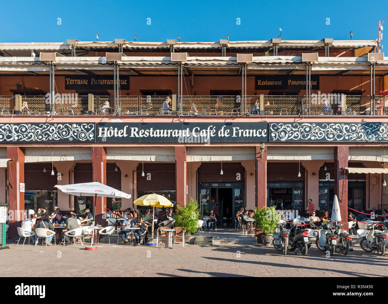 Café de France am Jemaa el-Fnaa Platz, Marrakesch (Marrakesch), Marokko Stockfoto