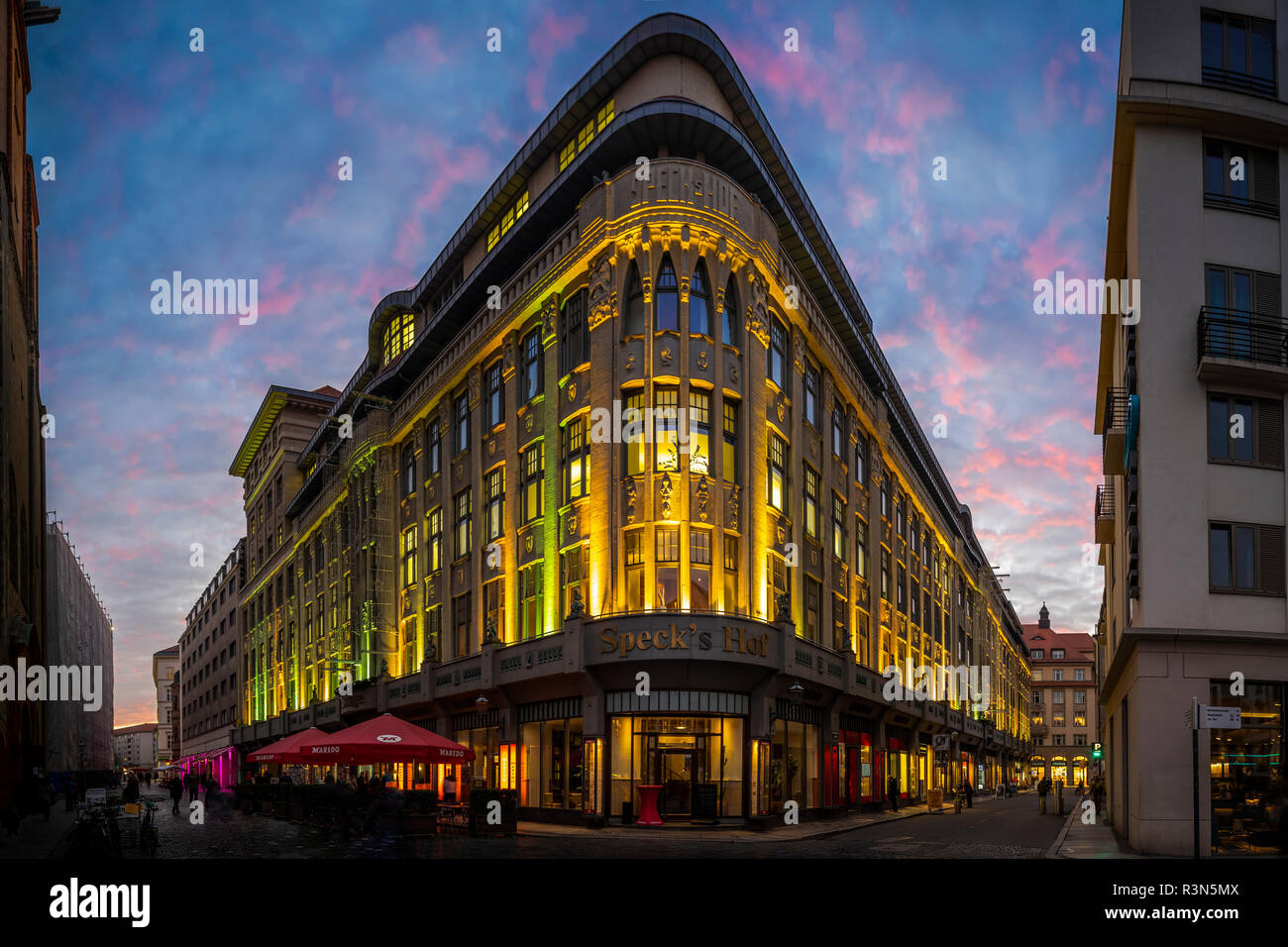 Die Speck Hof, Messehaus und Passage in Leipzig bei Sonnenuntergang, historischer Baustil Stockfoto