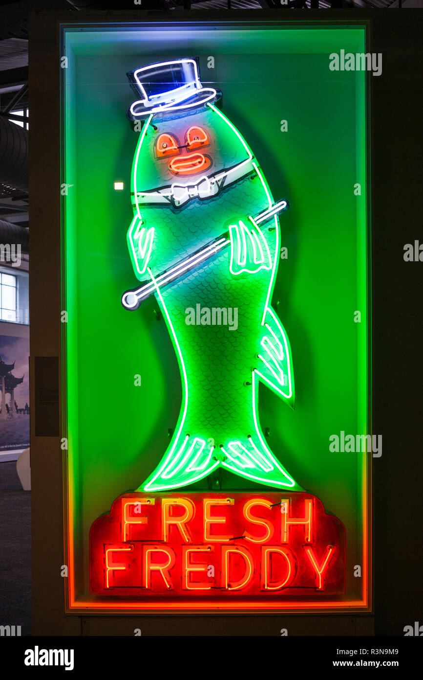 Neuseeland, Südinsel, Otago, Dunedin, Otago Toitu Siedler Museum, schnelle Freddy neon Fish Shop anmelden Stockfoto