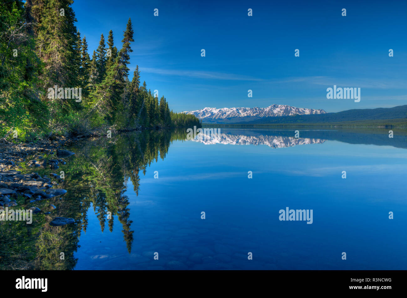 Kanada, British Columbia. Coast Mountains Reflexion in Kinaskan Lake. Stockfoto