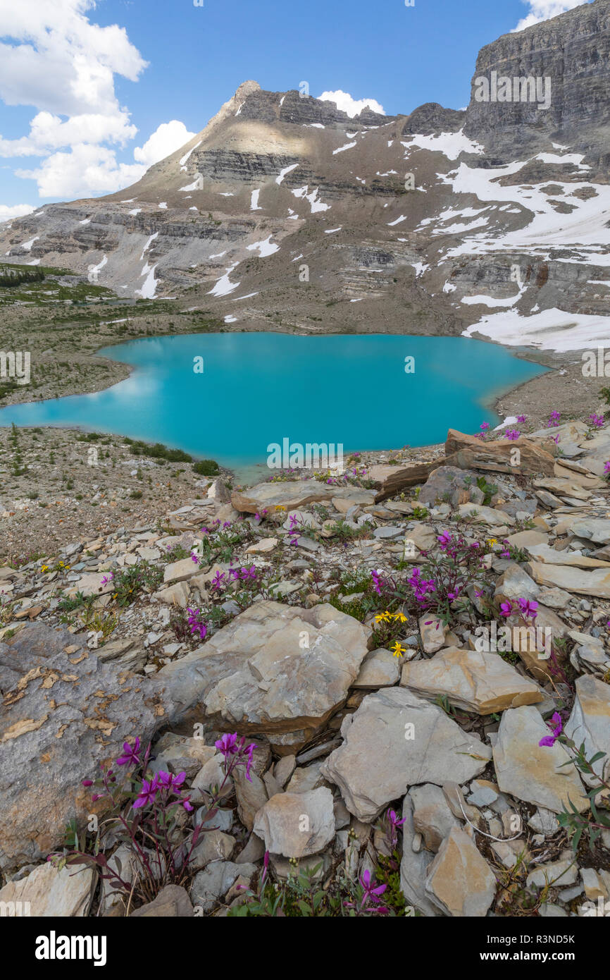 Kanada, British Columbia, East Kootenay Mountains. Jewel Seen und Berge. Stockfoto