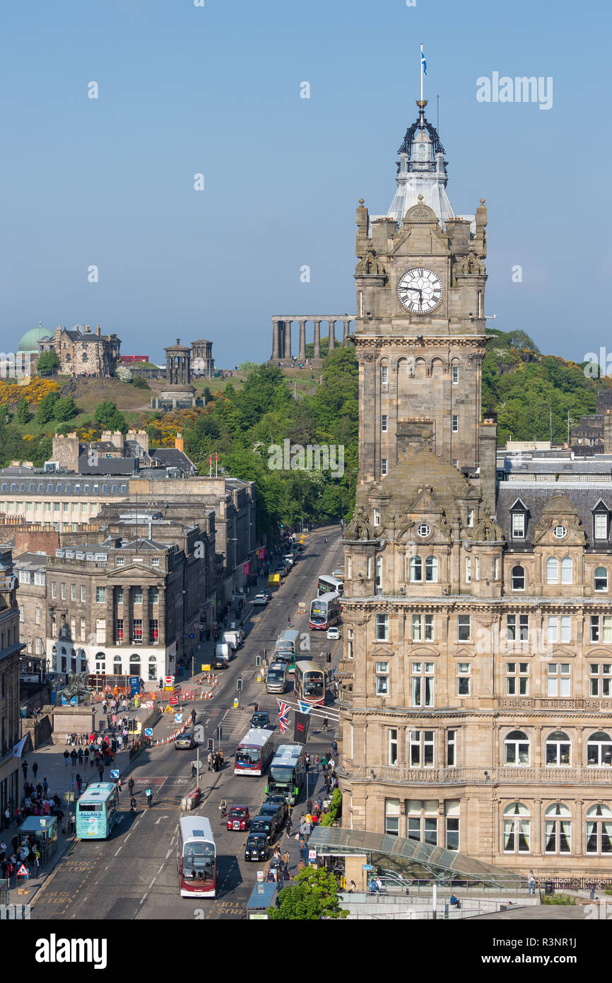 Stadtbild Edinburgh Geschäfte der Princes Street, Luftaufnahme von Scott Monument Stockfoto