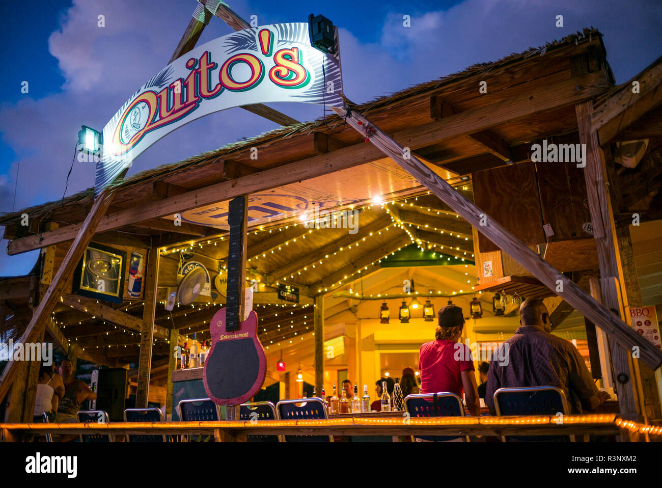 British Virgin Islands, Tortola. Cane Garden Bay, Quito's Bar außen Stockfoto